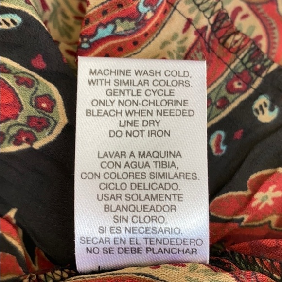 H: AGORA SzM Ruffle Blouse with Beads & Fabric Flower - Picture 8 of 8